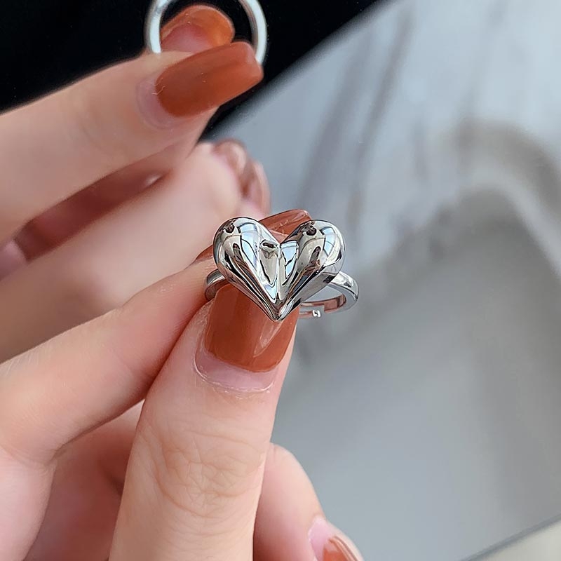 Yuzhu -026 Heart-shaped plain Ring, a fashionable, individual and simple index finger ring for women, a Korean-style, elegant and niche best friend ring