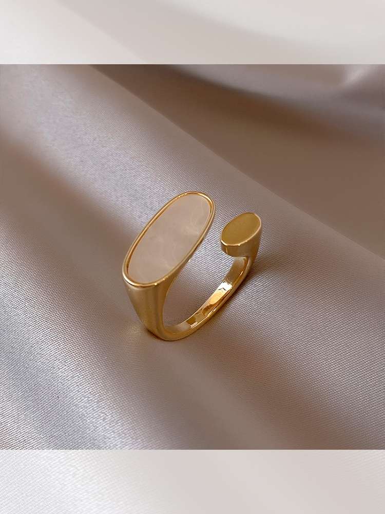 Yuzhu -025 Creative Design Sense Index Finger Ring, exquisite white shell plain ring, women's fashionable and individual Korean version New trendy ring, Internet celebrity ring Item Picture