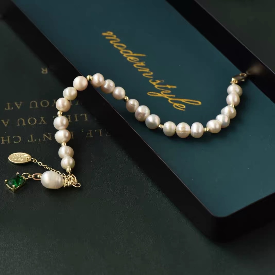 Beizhu noble and elegant, stylish and trendy vacation bracelet for socialites Application Scenario