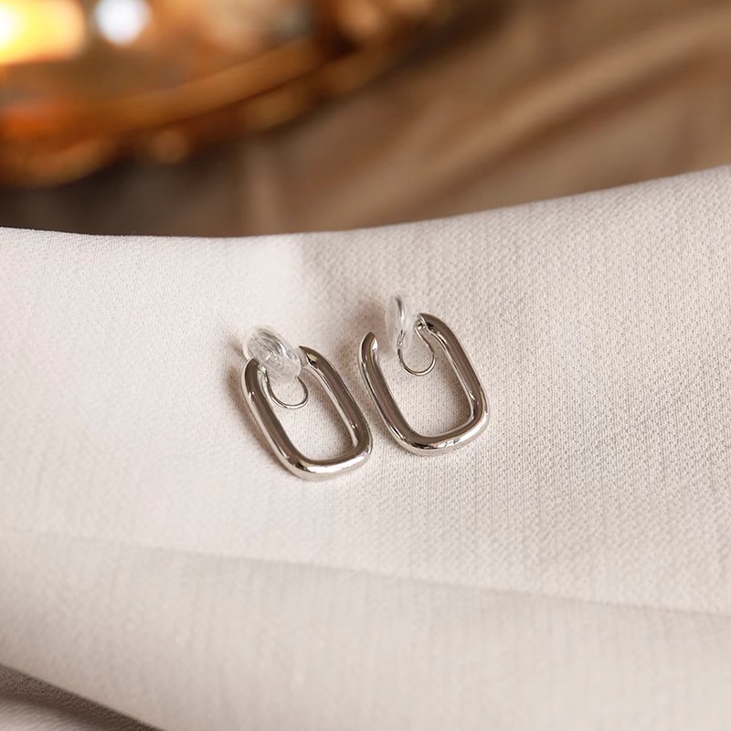 Ear clips, no ear piercings, ear loops, earrings, high-end look, cold and simple style, Jieya steel jewelry Application Scenario