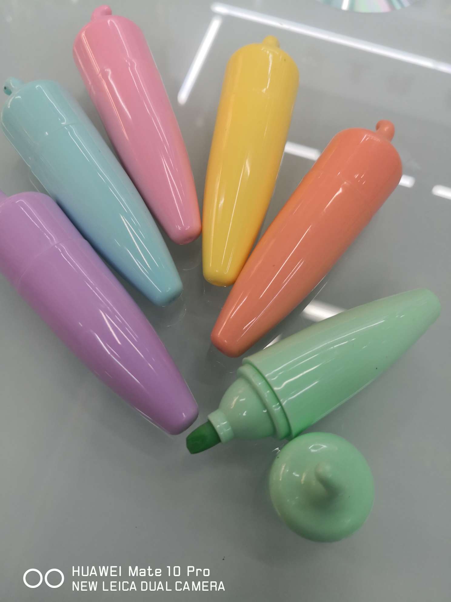 The M-812-6 chili highlighter is packaged in pvc bags by Yiwu Boyang Pen and Ink Supplies Store Specification image