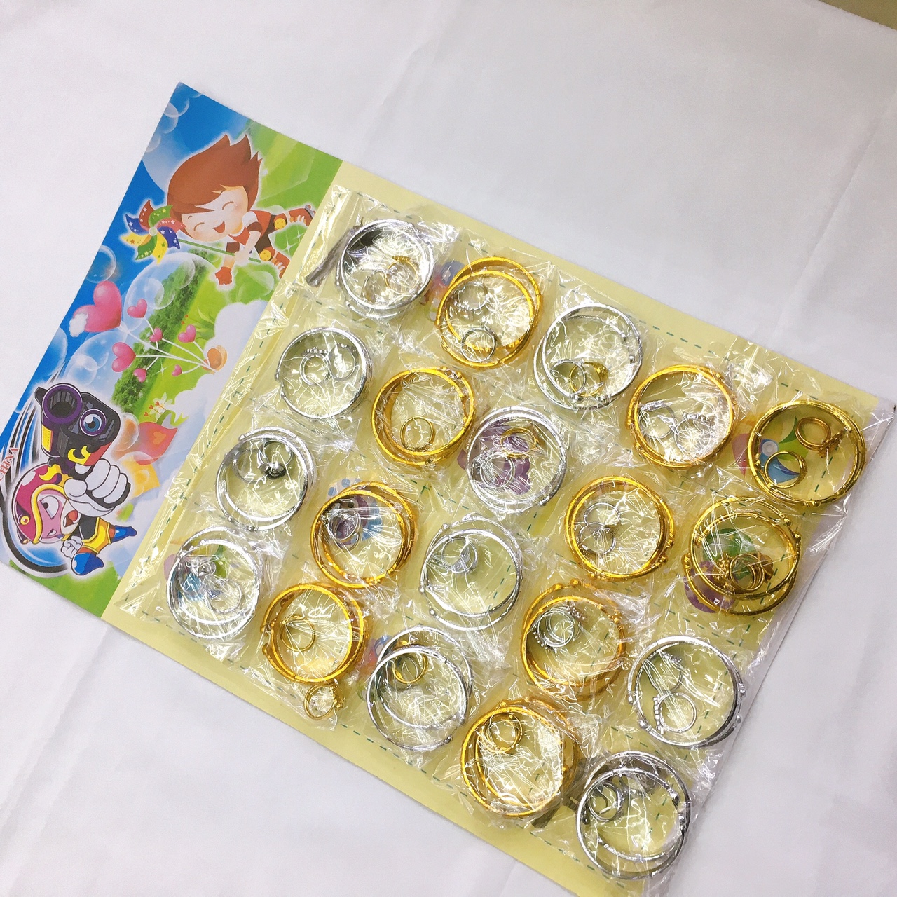 外贸热销20入吊板挂卡儿童过家家塑料玩具多款电镀金银手镯/宝石戒指 仿真过家家打扮美妆女孩饰品手环玩具 海娟 赠品小玩具