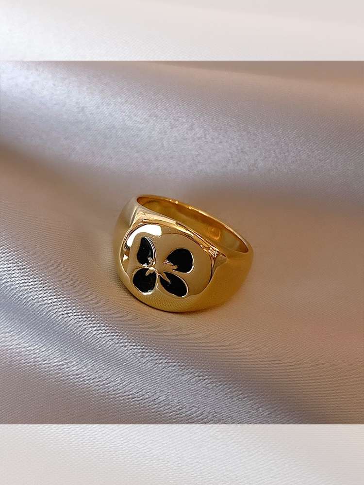 Jade Pearl -016 Black butterfly Print Ring, a fashionable, unique and niche design for women, wide index finger ring, Korean version, elegant and exquisite ring Specification image