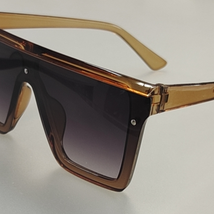新款太阳镜潮流眼镜男女通用时尚眼镜防紫外线连体镜片027-5902