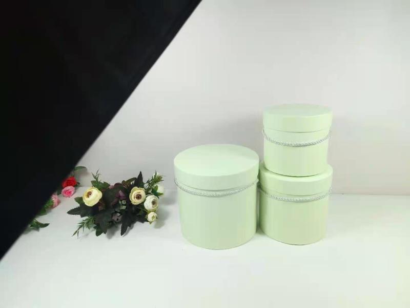 Yong Gold Gift Box Han Chen Gift Than Heart Round Flower Box Hugging Bucket Flower Bucket Bouquet Packaging Materials Dried Flowers With Hand Gift Box Floral Arrangement Box details Picture