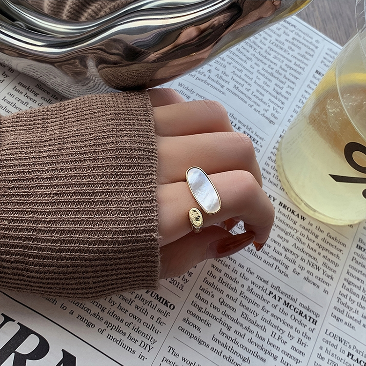 Yuzhu -025 Creative Design Sense Index Finger Ring, exquisite white shell plain ring, women's fashionable and individual Korean version New trendy ring, Internet celebrity ring