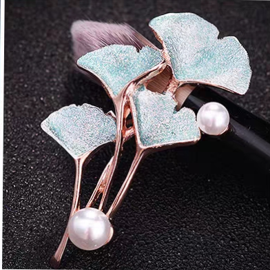 Brooch 783