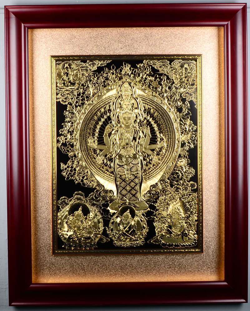 Exhibition Of The Beauty Of New Bronze Carving Thangka Gold Carving Thousands Of Hands Avalokitesvara Bronze Carving Gold Painting Hand-Carved details Picture