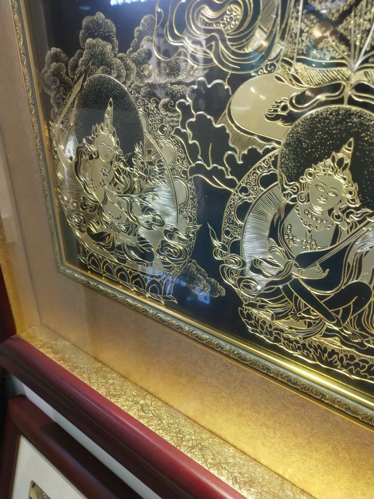Exhibition Of The Beauty Of New Bronze Carving Thangka Gold Carving Thousands Of Hands Avalokitesvara Bronze Carving Gold Painting Hand-Carved Item Picture