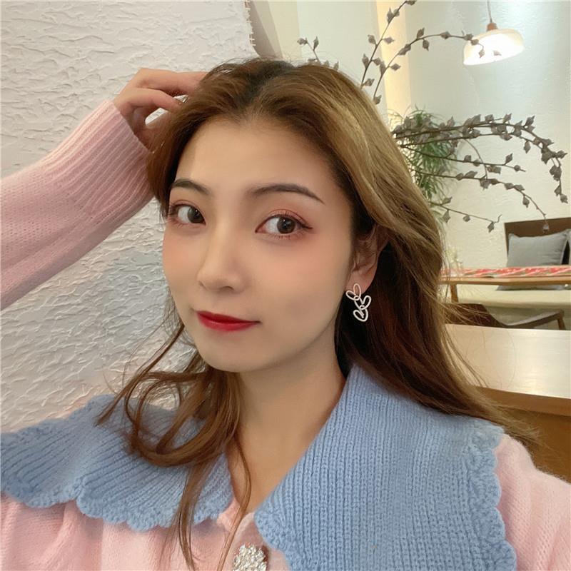 83 - Square earrings, feminine charm, Korean Internet celebrity fashion, small, simple and cold style ear studs, retro light luxury earrings Specification image