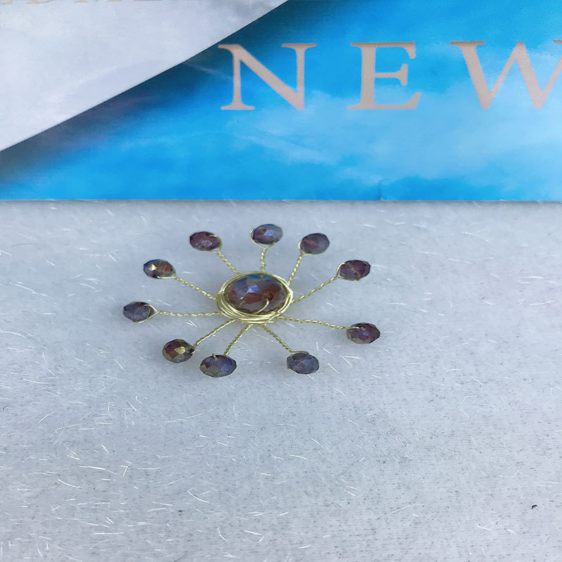 New ethnic decorative accessories, dress and formal wear brooches, hair flowers, hair ornaments, crystal beaded flower plates and other accessories Item Picture