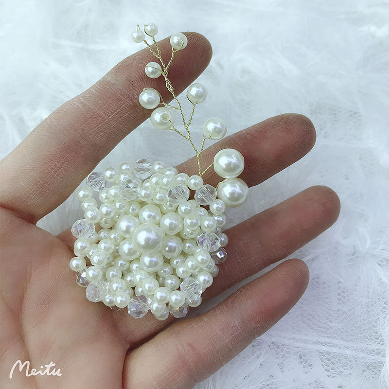 Factory direct sales of new hand-woven clothing accessories, accessories, brooches, hair flowers, hair ornaments, crystal beads, flower plates and accessories Item Picture