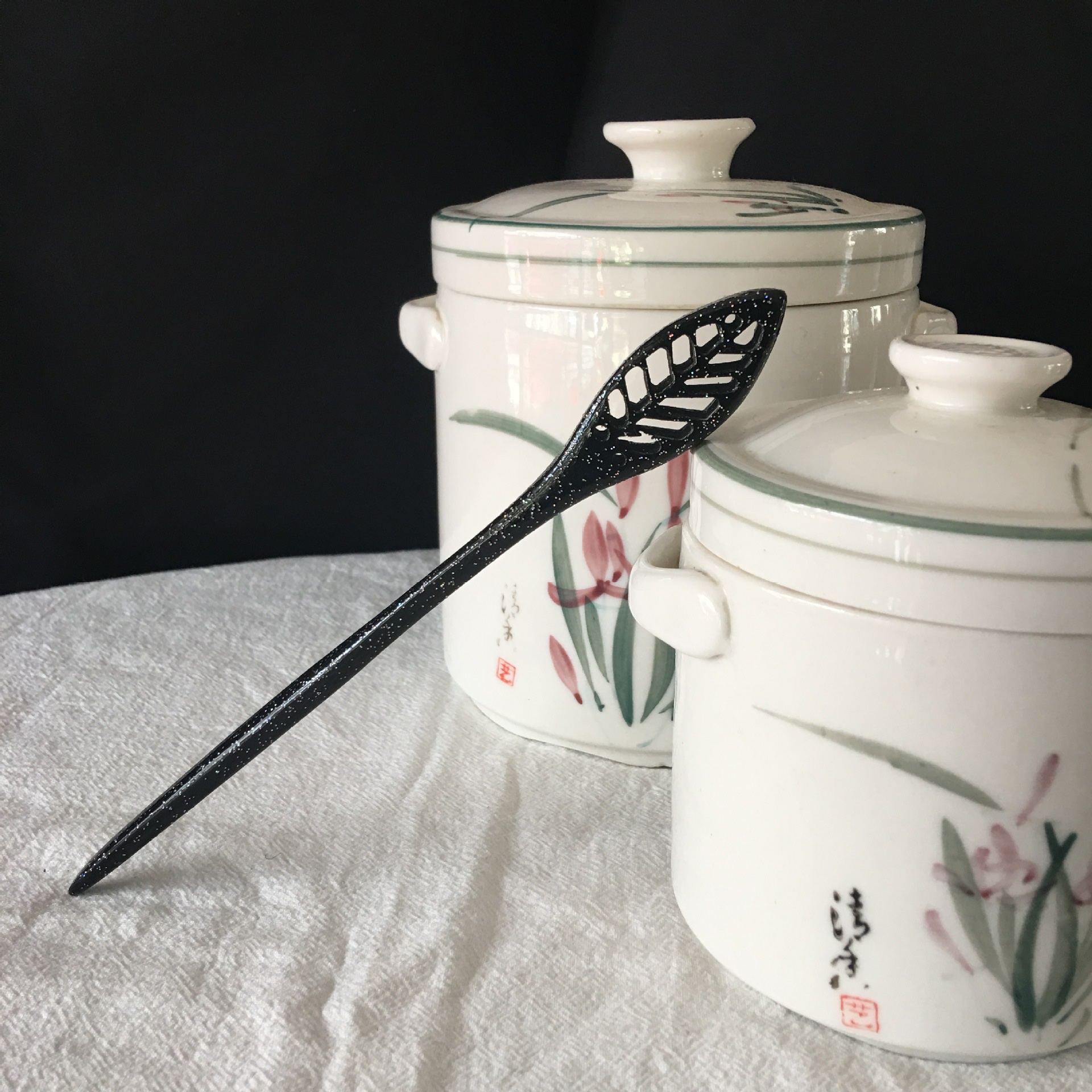 Handcrafted classical Chinese-style hairpins, ebony hairpins, accessories, hairpins and headwear, versatile Application Scenario