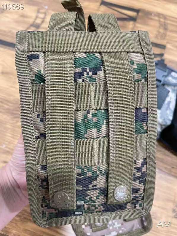 Camouflage Fanny Pack Application Scenario