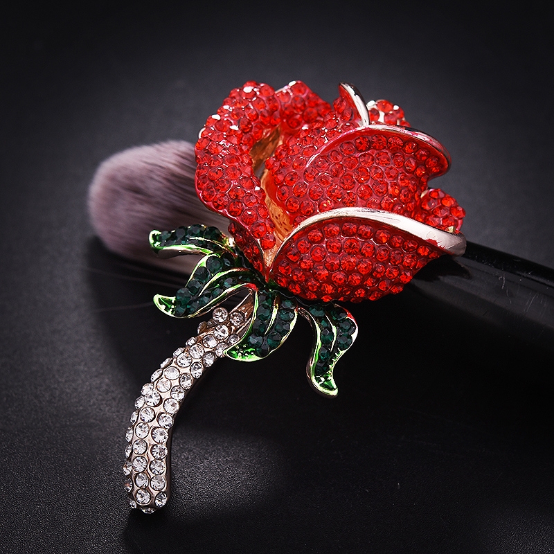 Brooch 800