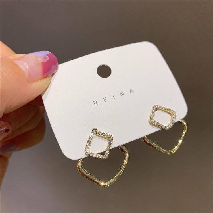 61 - Square earrings, feminine charm, Korean Internet celebrity fashion, small, simple and cold style ear studs, retro light luxury earrings