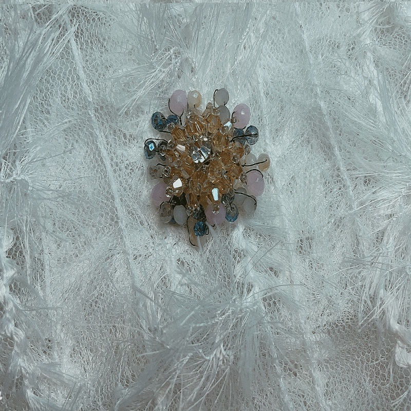 Hand-woven copper wire clothing accessories, earrings, headhooks, brooches, hats, shoes, necklaces and bracelets details Picture