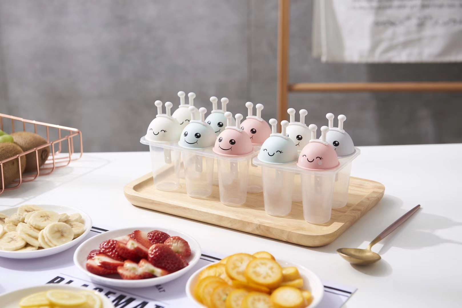 货号：6191（四组蜜蜂🐝宝宝冰模）
勤劳的蜜蜂🐝宝宝，搭配着🍉🍓，DIY出自己喜欢的口味，做个夏天的味道给你吃产品图