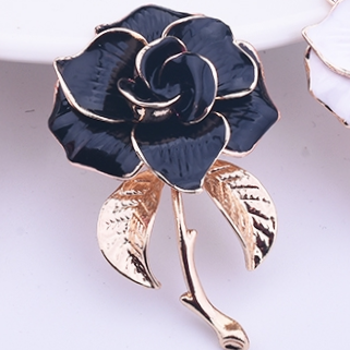 Brooch 755