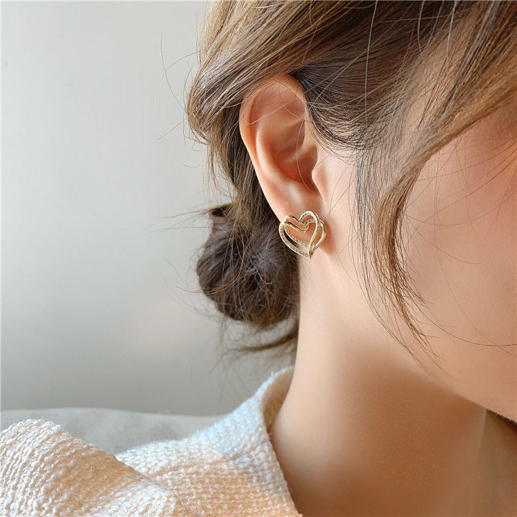 36 - Square earrings, feminine charm, Korean Internet celebrity fashion, small, simple and cold style stud earrings, retro light luxury earrings details Picture