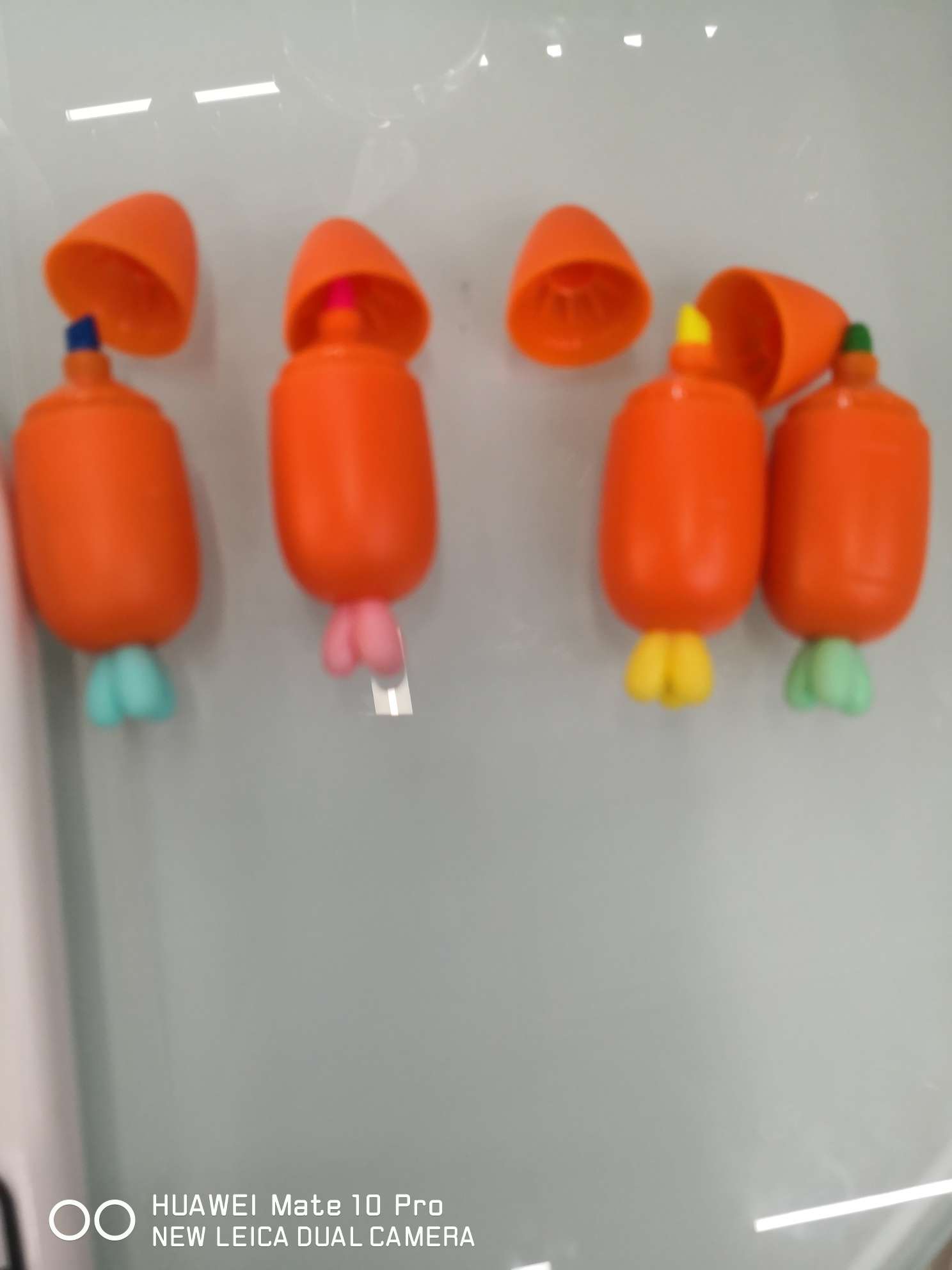 Yiwu Boyang Pen and Ink Supplies Store's office culture writing tools M-809-4 color PVC bag packaged carrot highlighters Item Picture
