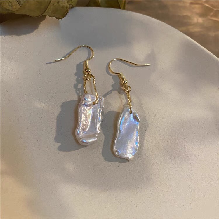 Simple and generous niche design irregular shell bead trend Korean earrings