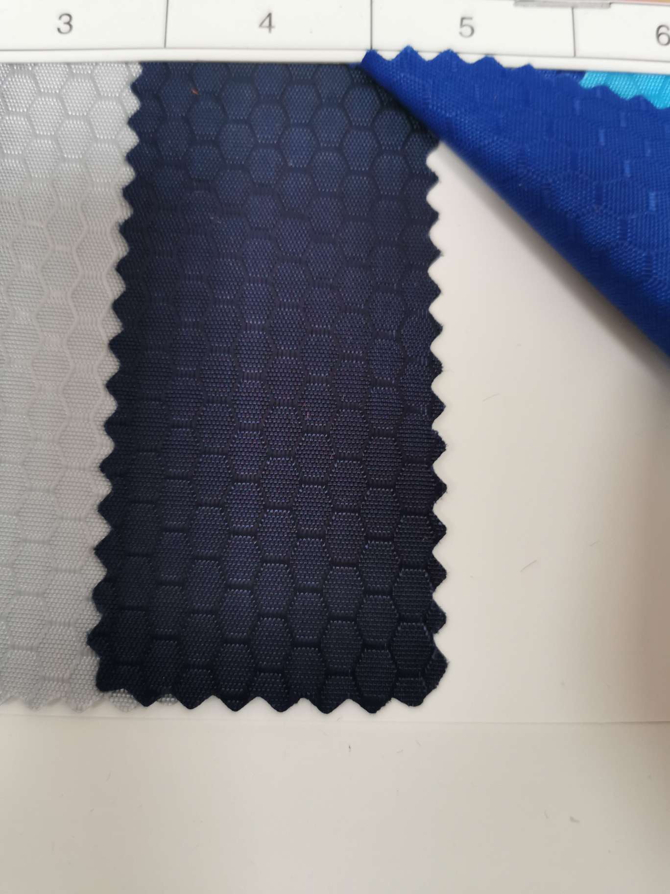 小足球咖啡白底实物图