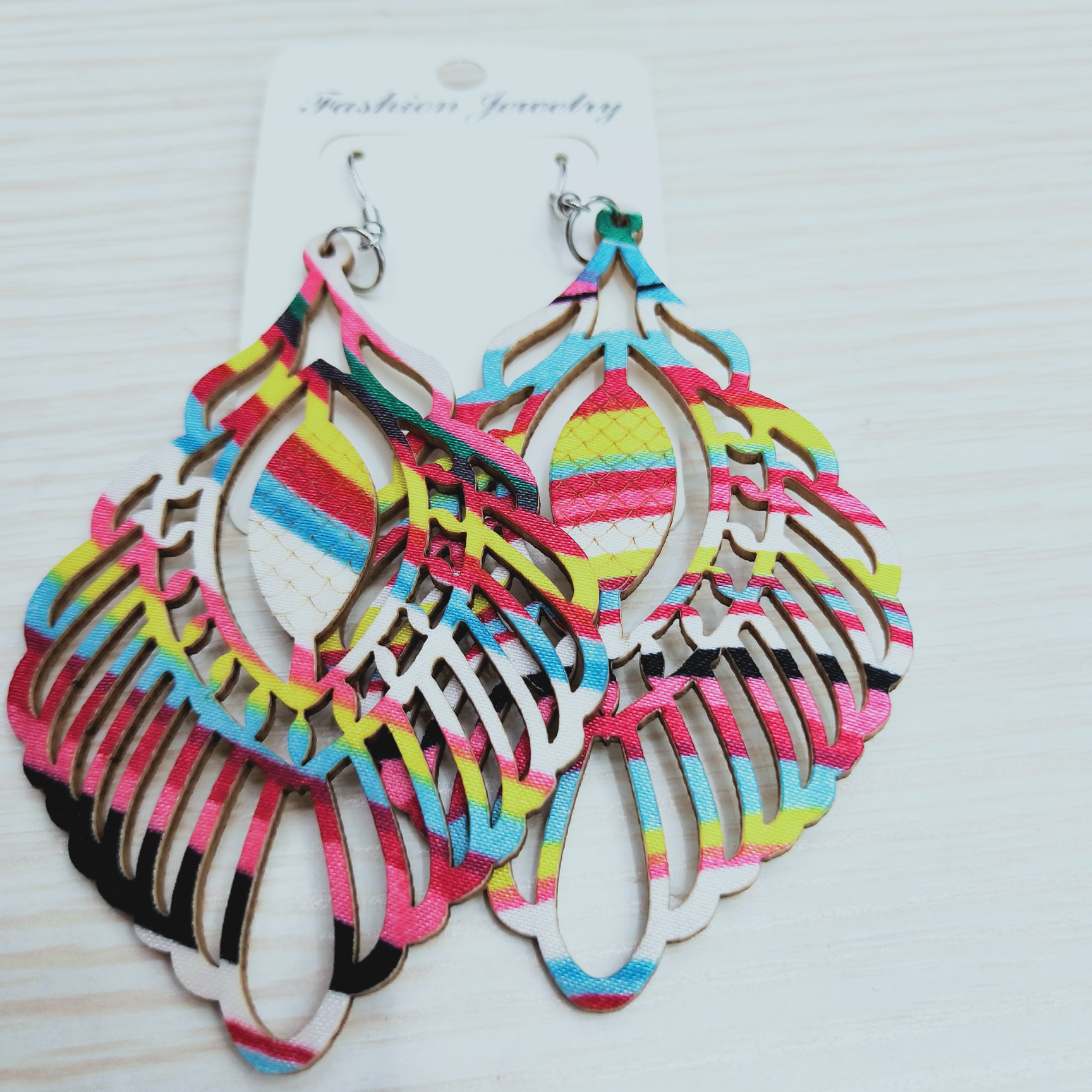 厂家直销，外贸热销产品，木制流行饰品彩印耳环025