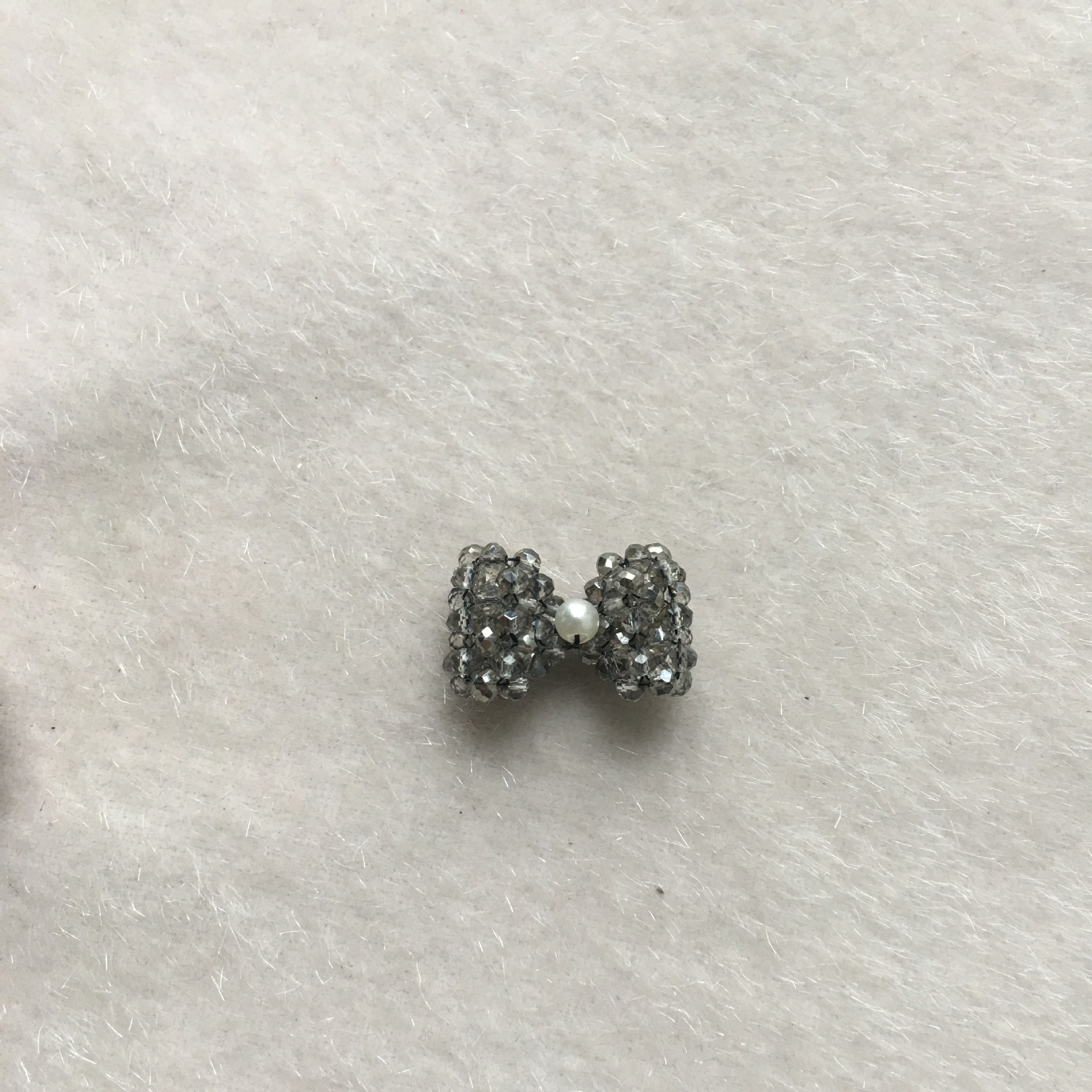 Crystal bow hair accessory, hand-woven beaded crystal hair clip, heart-shaped hair clip Item Picture