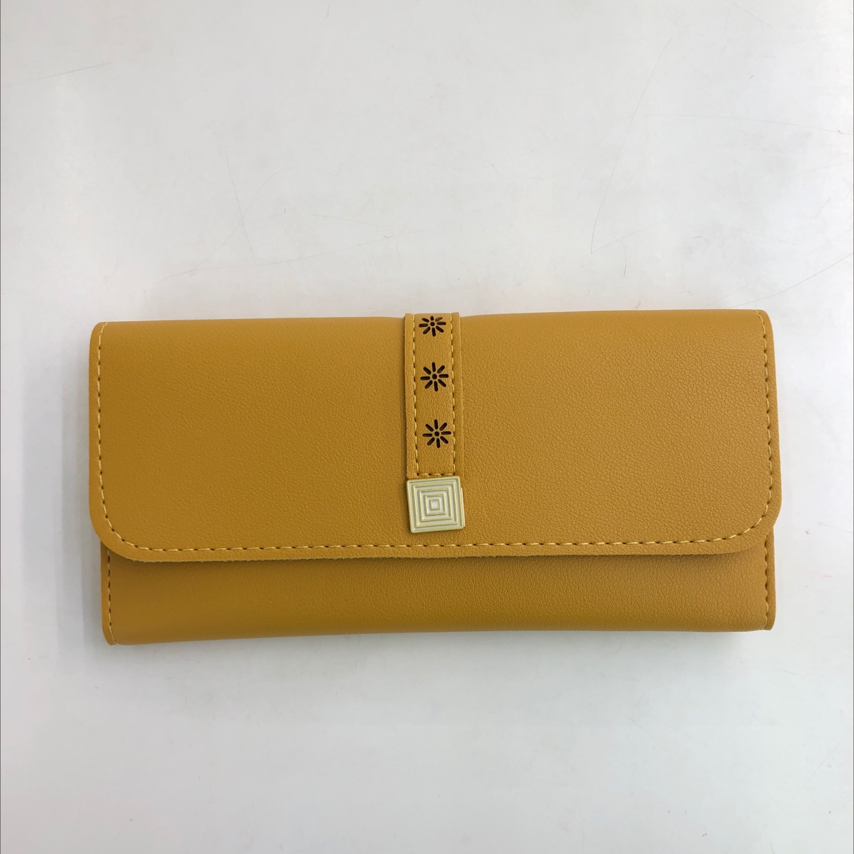 Square hardware long wallet