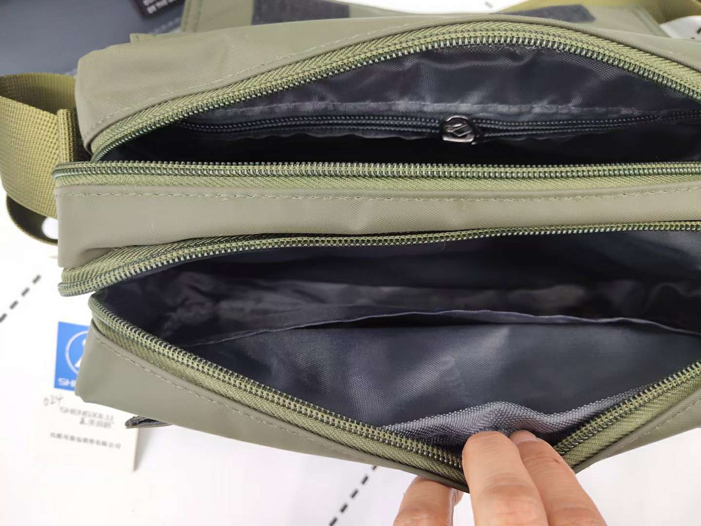 Waterproof Men's Shoulder Bag Crossbody Bag Cloth Bag Item Picture