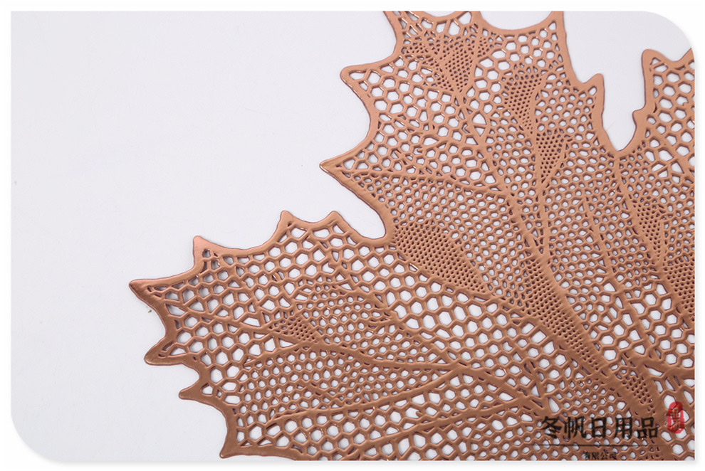 Light luxury pvc perforated placemats, anti-heat and anti-slip heat insulation pads, high-end thickened table MATS for home use, Western placemats, decorative pads detail image 10