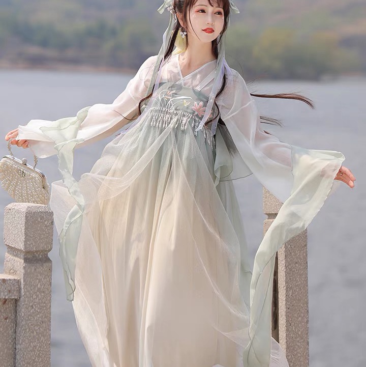2021新款复古风仙女裙两件套时尚新潮温柔风法式连衣裙设计感气质高端图