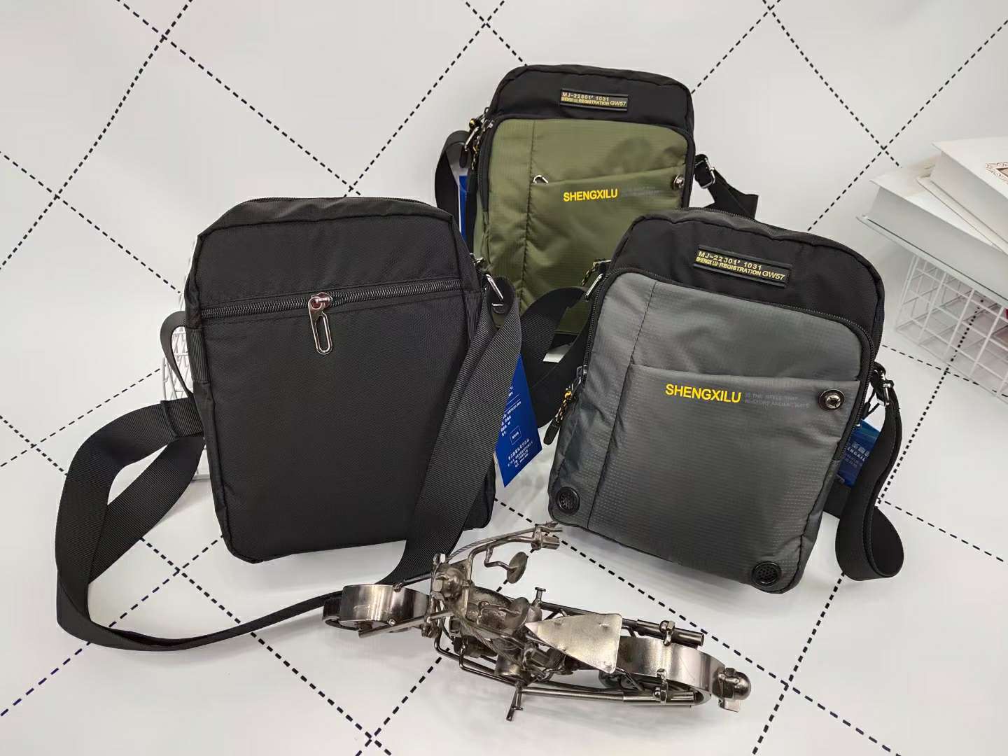 Lightweight Waterproof Shoulder Bag For Men Crossbody Bag details Picture