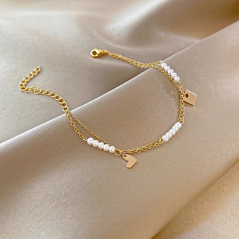 A new sweet, cute and elegant lady bracelet from Dongdaemun, South Korea Item Picture