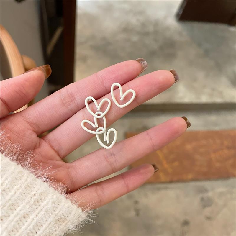 83 - Square earrings, feminine charm, Korean Internet celebrity fashion, small, simple and cold style ear studs, retro light luxury earrings details Picture