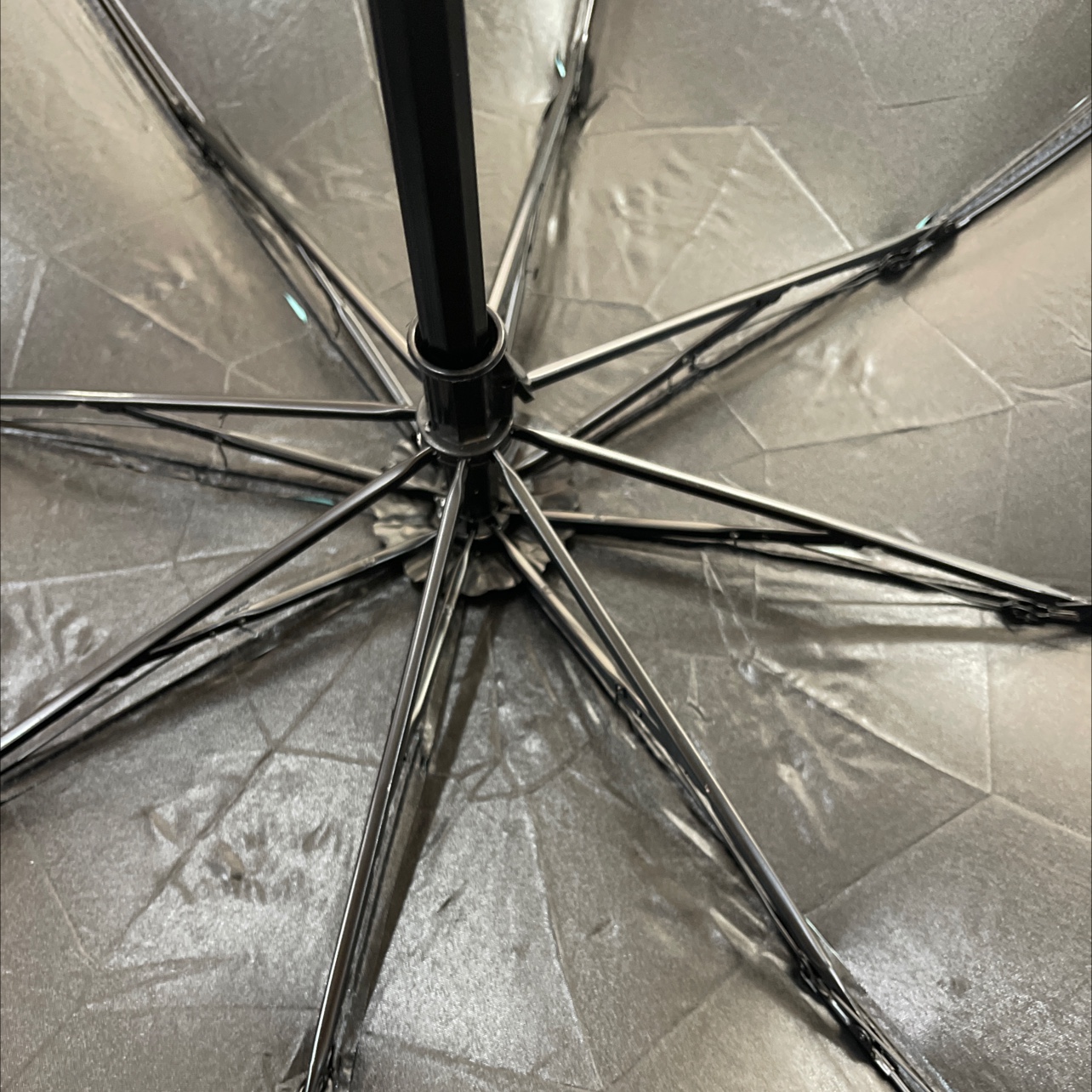 مظلة سيدة محمية من الشمس Specification image