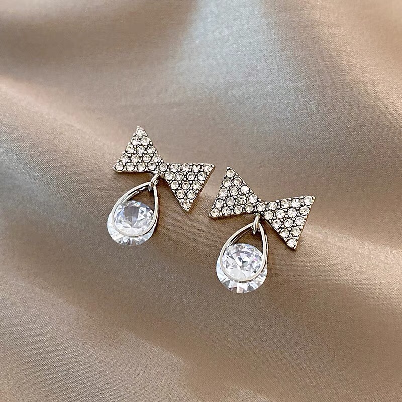 Temperament socialite bow full of diamond sparkle simple fresh earrings