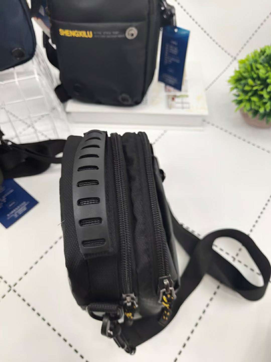 Casual Fashion Small Bag Shoulder Bag Crossbody Bag details Picture