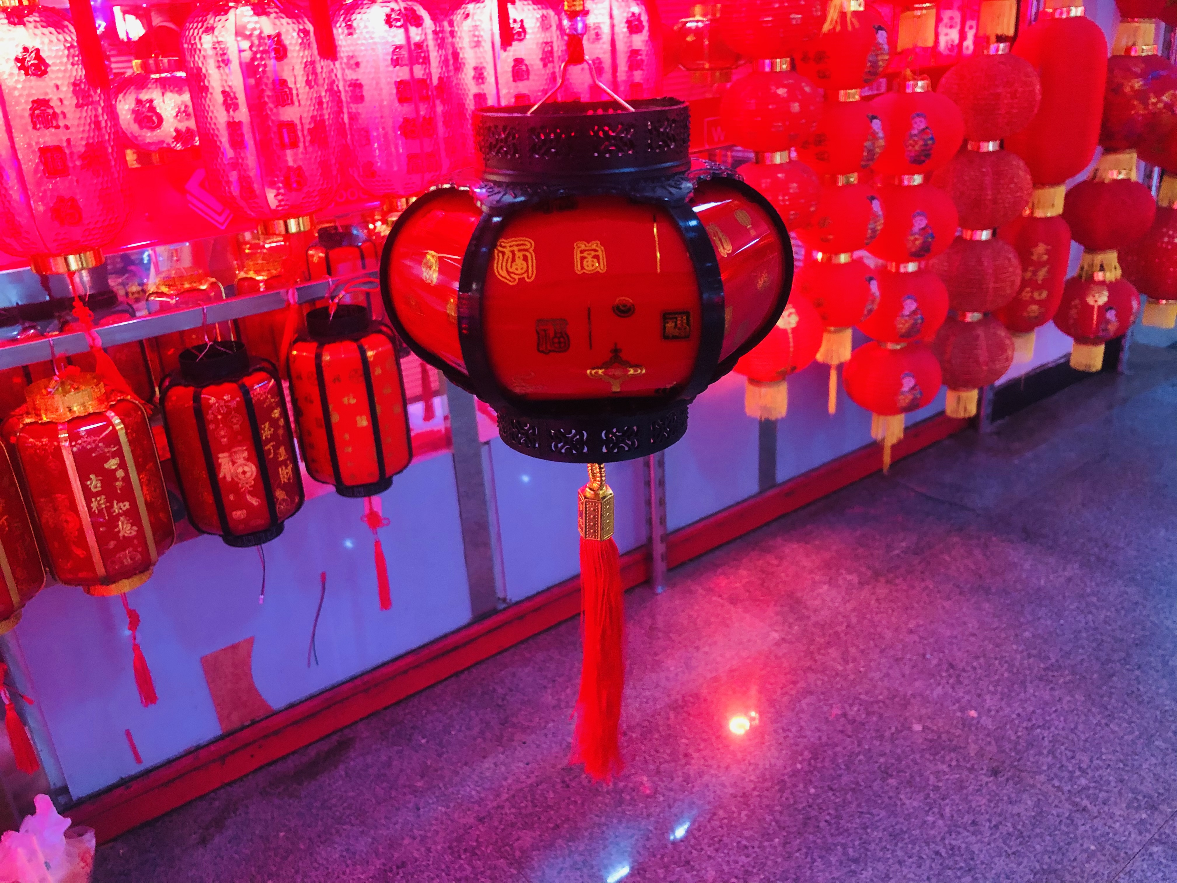 6-inch antique-style Bai Fu children's portable lantern Application Scenario