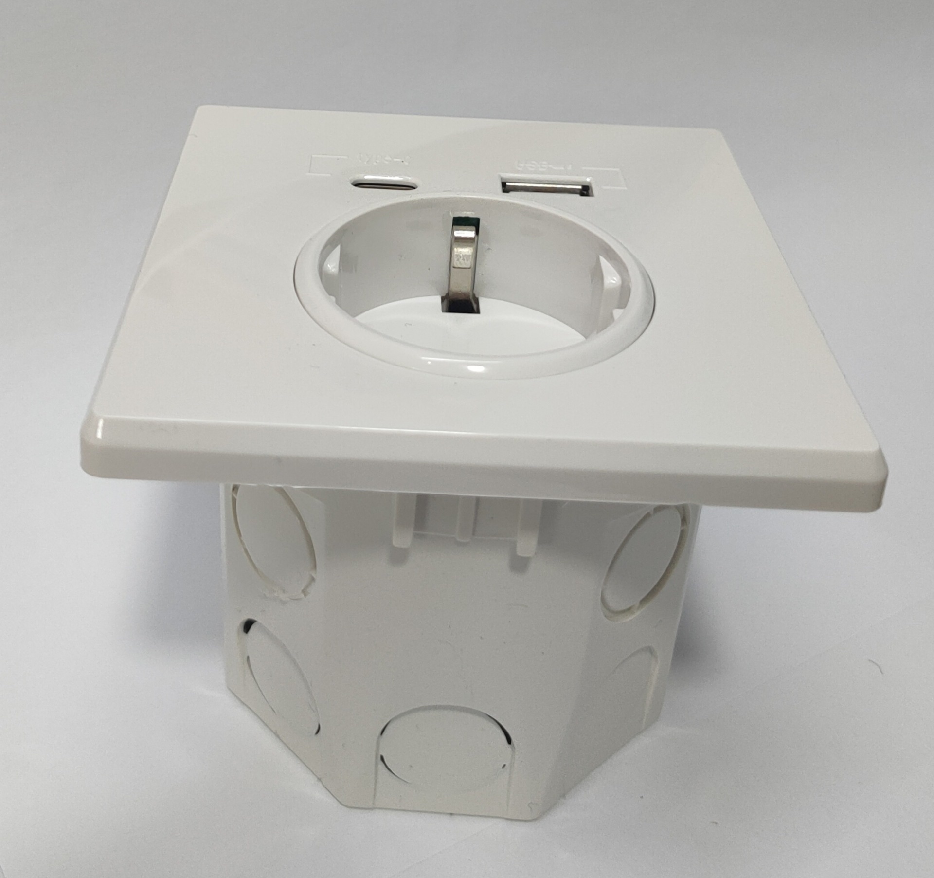 European-style USB socket type-c socket 16A concealed 86 charging USB socket Specification image