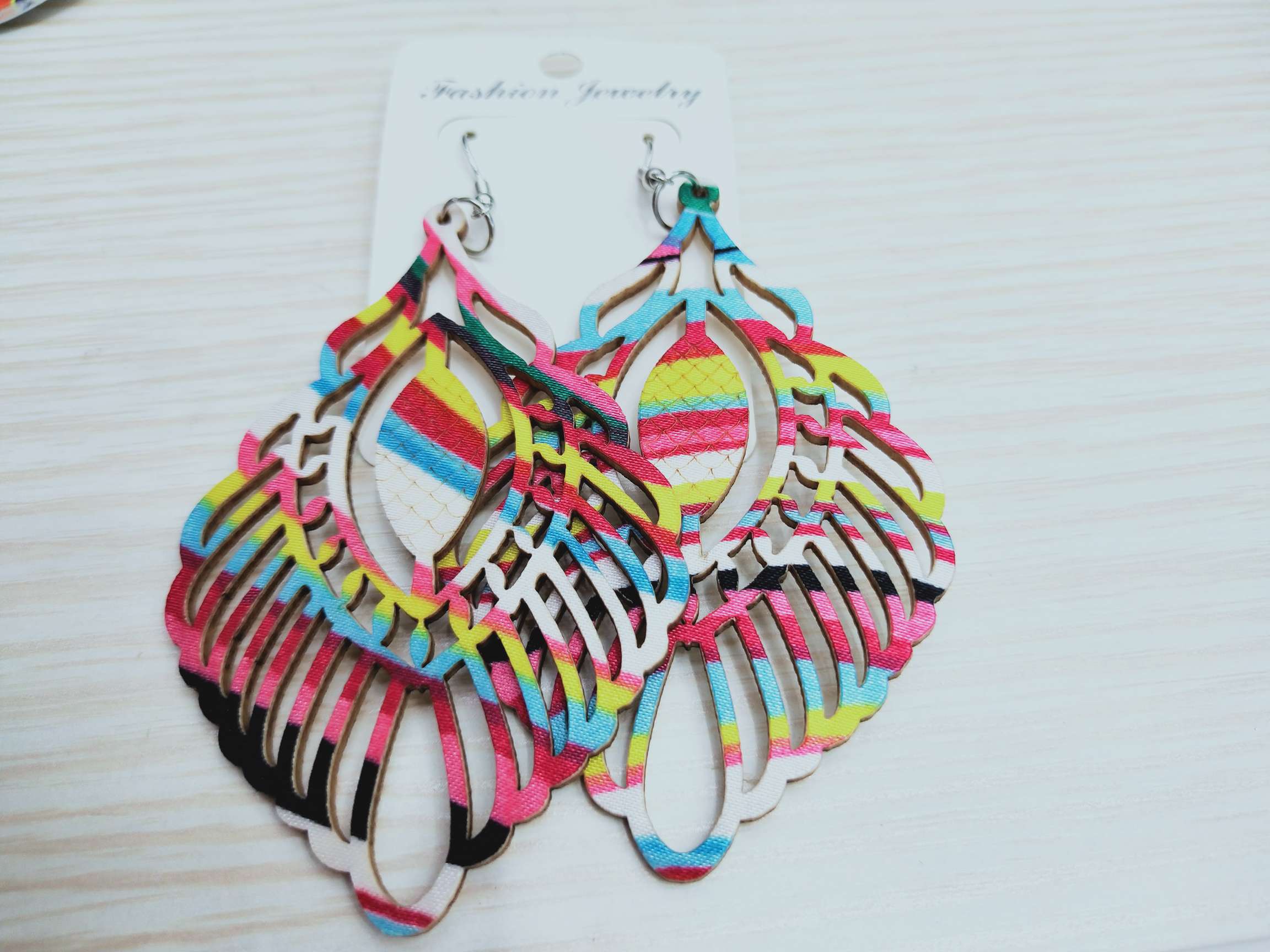 厂家直销，外贸热销产品，木制流行饰品彩印耳环025细节图