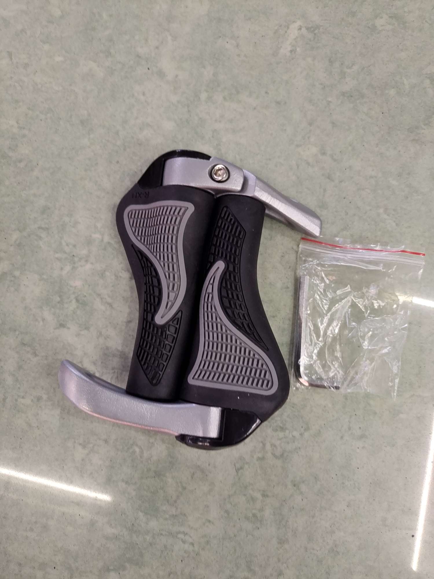 New Mountain Biker Handle Case Application Scenario