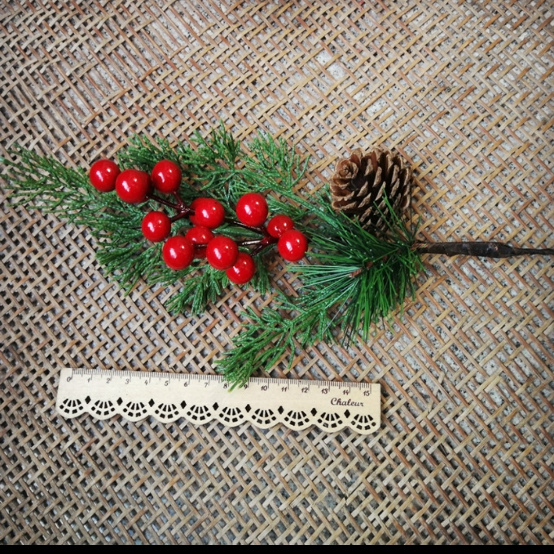 Big Red Snowflake, Red Fruit, Pinecone, Red Fruit, Pine Branch, Pine Tree, Christmas Decoration, Money Fruit, Holly Fruit, Forest-Themed Diy Handcrafted Materials, Simulated Flower, Berry, Red Fruit