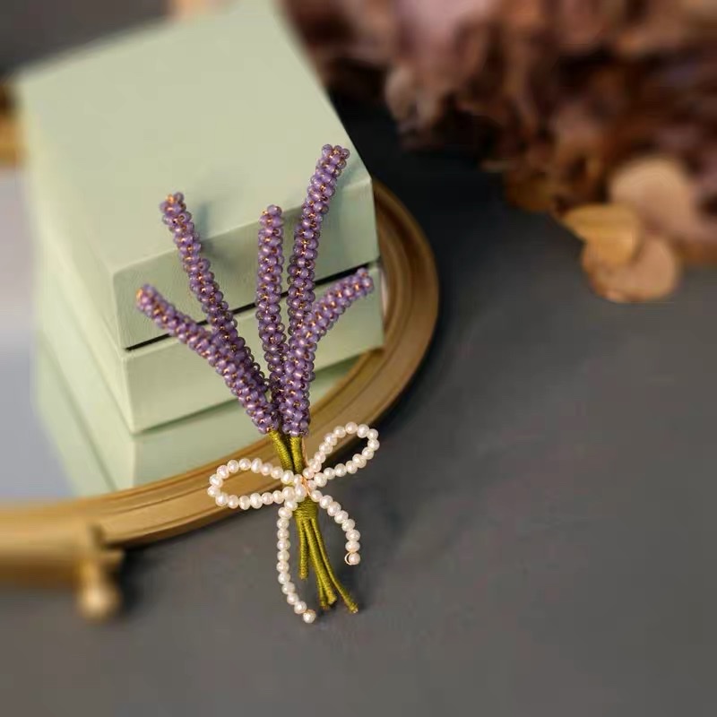 Exquisite and luxurious lavender bead brooch, a popular Internet celebrity, is exquisitely hand-woven details Picture