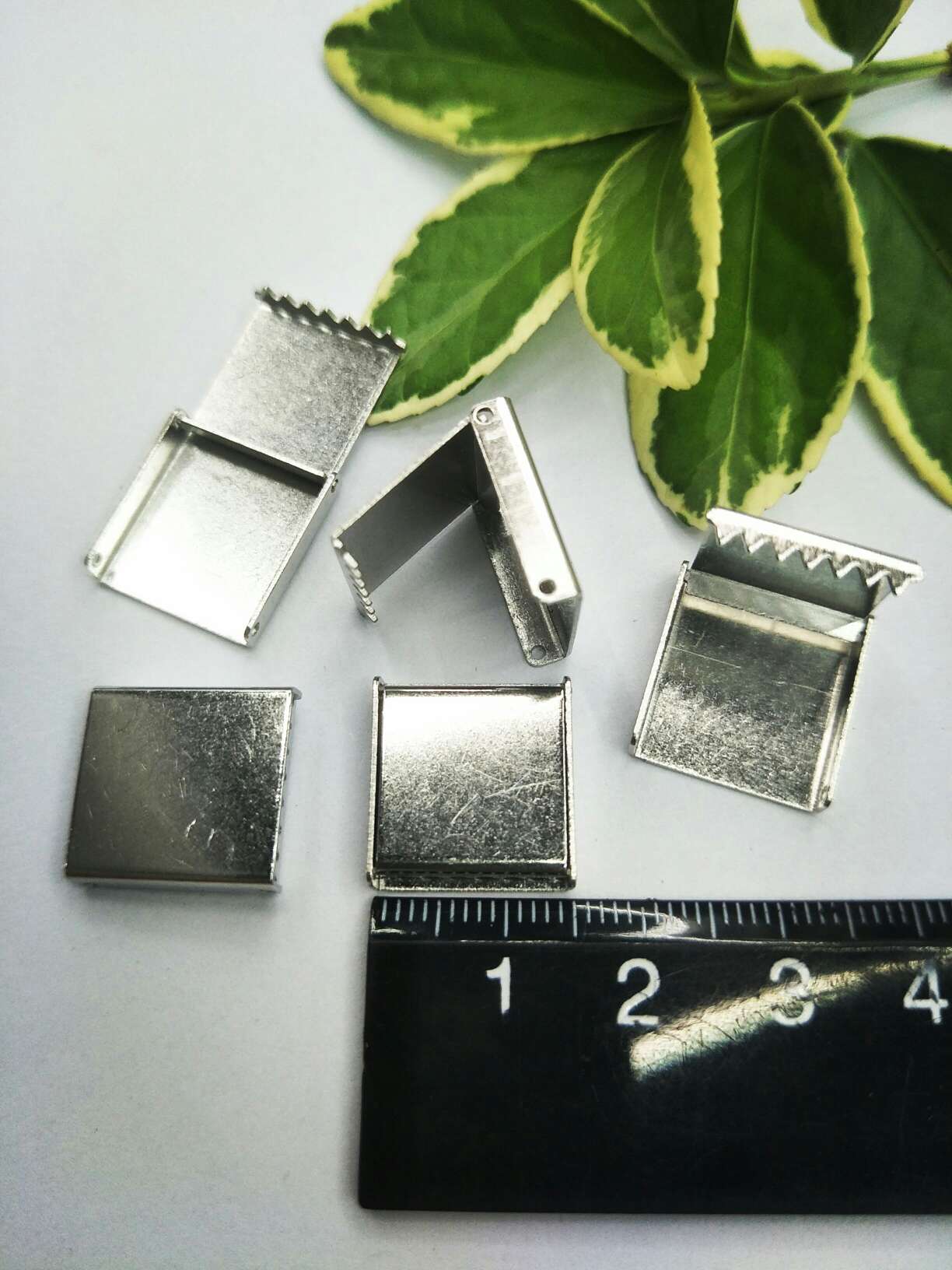 厂家直销金属活动尾夹 绳头扣 服装配件 正方形时尚创意活动扣详情图4