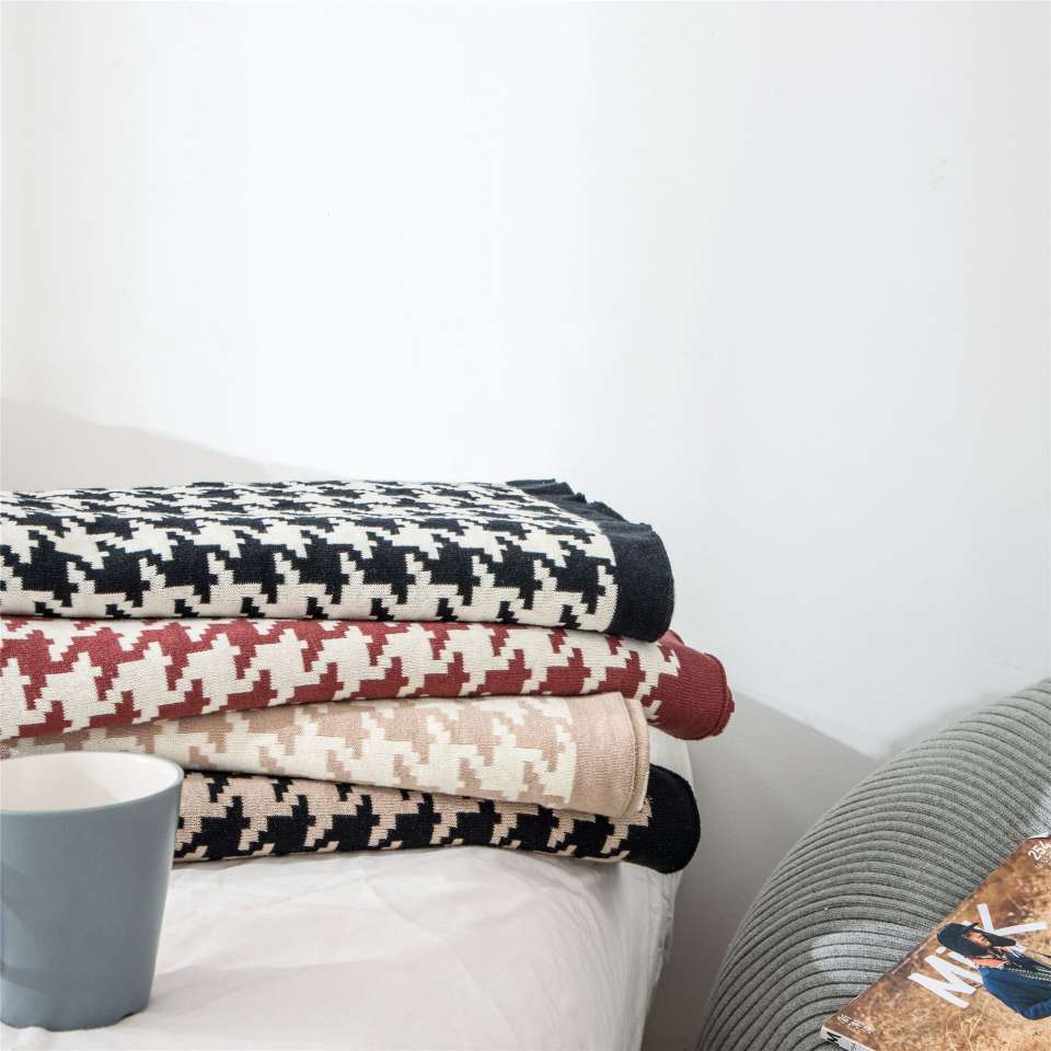 Nordic summer blanket with a checkered knitted cover, nap blanket, sofa cover, shooting blanket, 150*200cm detail image 2