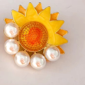 Brooch 880