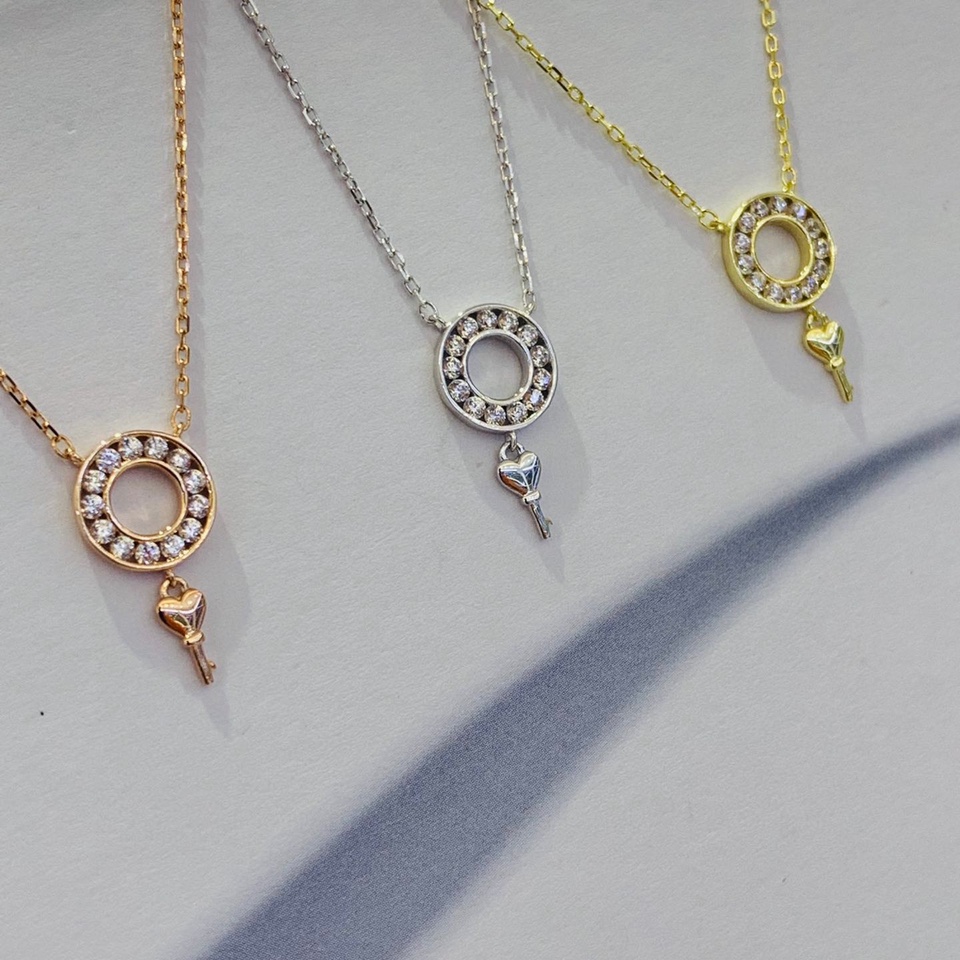 Stylish locket necklace