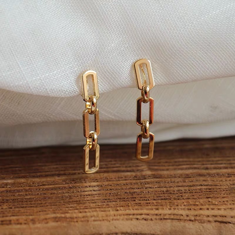 Ear-piercing earrings for women with a metallic and cold style are suitable for round faces and long chain Jaya steel accessories detail image 1